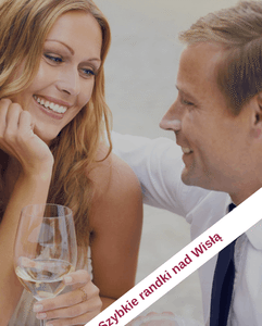 kobieta blondynka w białej bluzce siedzi w restauracji przy stole z mężczyzną w białej koszuli i czarnym krawacie, w dłoni lampka białego wina, uśmiechnięci, prowadzą rozmową, randka, szybkie randki u Amora, single Warszawa, event dla singli, Amor